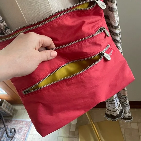 Baggallini Zippered Washable Crossbody Bag Large Size - Picture 8 of 10